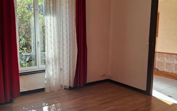 Maison à vendre    3 pièces •  Lacabarède