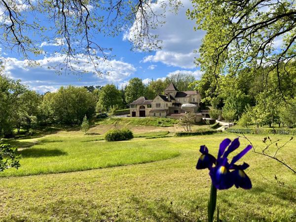 Vente Maison 11 pièces 275 m2 à Villefranche-du-Périgord