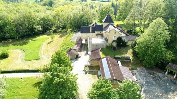 Vente Maison 11 pièces 275 m2 à Villefranche-du-Périgord