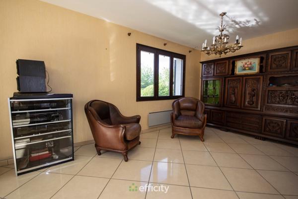 Maison 6 pièces - 230 m² Exclusivité efficity