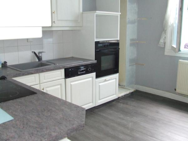 Appartement avec ascenseur, dans immeuble centre-ville  !