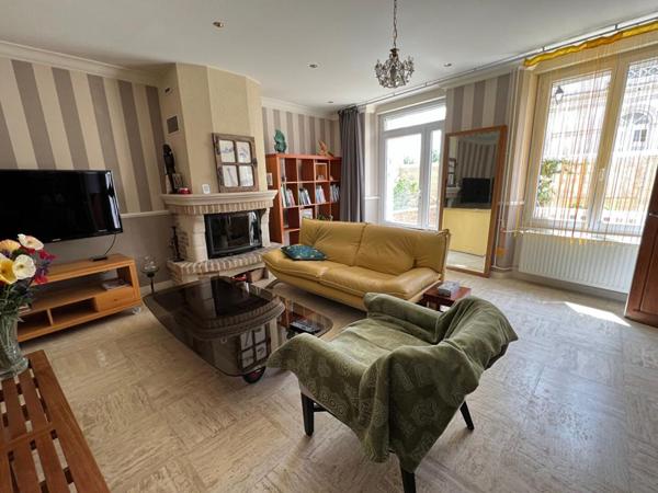 Maison - Montval Sur Loir - 8 pièce(s) - 208 m²