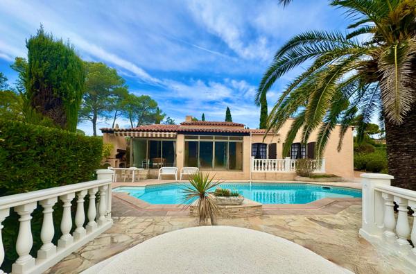 Saint-Raphaël Valescure-Nouveauté villa plain pied dans domaine fermé 3 chambres/garage/piscine