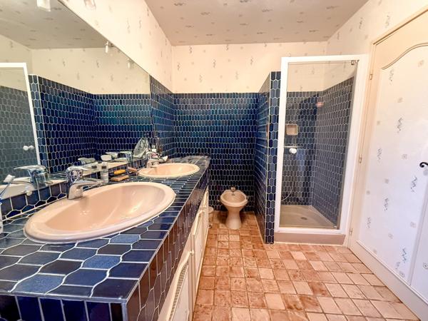 Saint-Raphaël Valescure-Nouveauté villa plain pied dans domaine fermé 3 chambres/garage/piscine