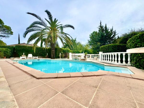 Saint-Raphaël Valescure-Nouveauté villa plain pied dans domaine fermé 3 chambres/garage/piscine