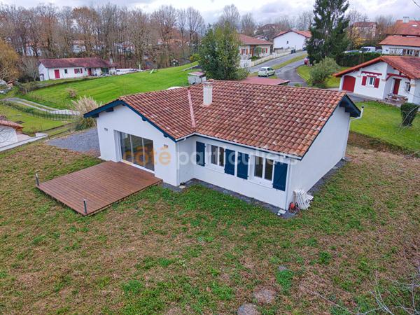 Vente Maison93 m² - 4 Pièces - URCUIT (64990)