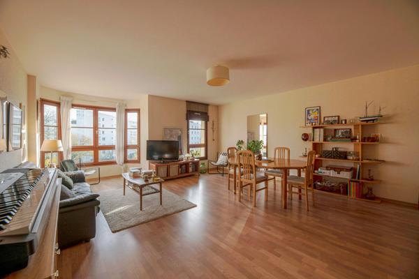 APPARTEMENT - RENNES - SAINT-HELIER - T5 - DOUBLE GARAGE - VUE DEGAGEE