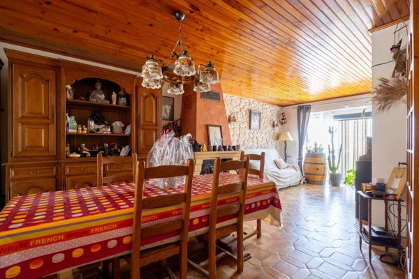 ***VISITE VIRTUELLE DISPONIBLE SUR DEMANDE…LA MILLIÈRE LIMITE LA PENNE-SUR-HUVEAUNE…MAISON 195m²… 5 CHAMBRES…PISCINE…JARDIN…DOUBLE LOGEMENT…VUE À COUPER LE SOUFFLE…RARE À LA VENTE***