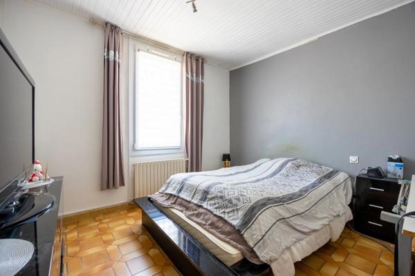 ***VISITE VIRTUELLE DISPONIBLE SUR DEMANDE…LA MILLIÈRE LIMITE LA PENNE-SUR-HUVEAUNE…MAISON 195m²… 5 CHAMBRES…PISCINE…JARDIN…DOUBLE LOGEMENT…VUE À COUPER LE SOUFFLE…RARE À LA VENTE***