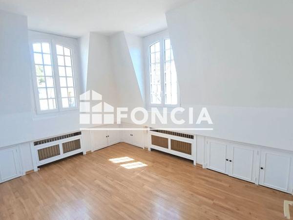 Location Appartement 4 pièces 86.3 m² - 2 RUE NICOLAS DAVANNE Meulan 78250