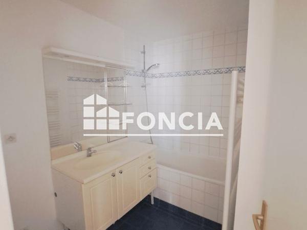 Location Appartement 4 pièces 86.3 m² - 2 RUE NICOLAS DAVANNE Meulan 78250