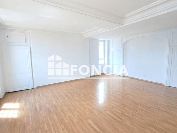Location Appartement 4 pièces 86.3 m² - 2 RUE NICOLAS DAVANNE Meulan 78250
