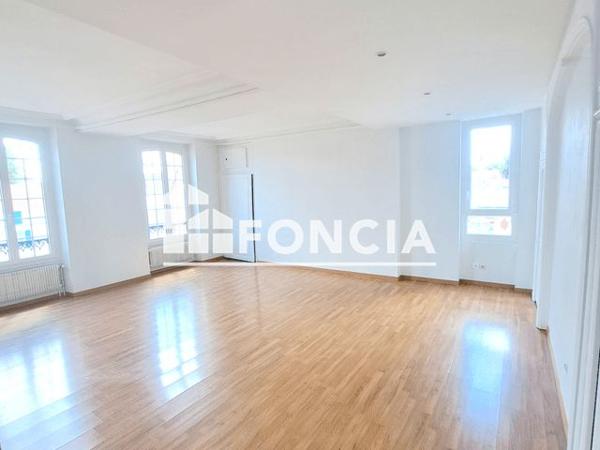 Location Appartement 4 pièces 86.3 m² - 2 RUE NICOLAS DAVANNE Meulan 78250