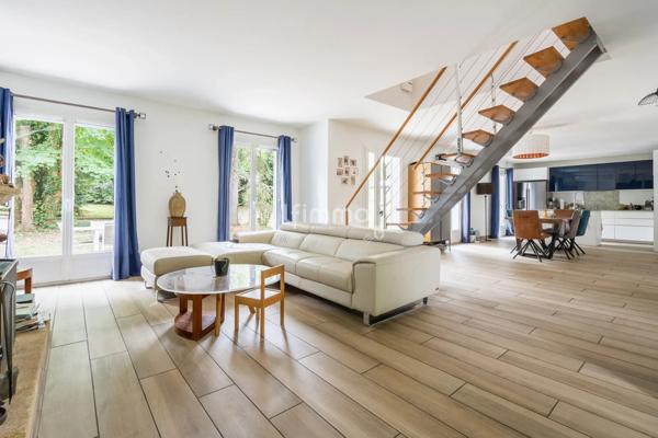 Le Raincy- Maison 200m2 + sous-sol total- 9P/5CH- Terrain 900m2