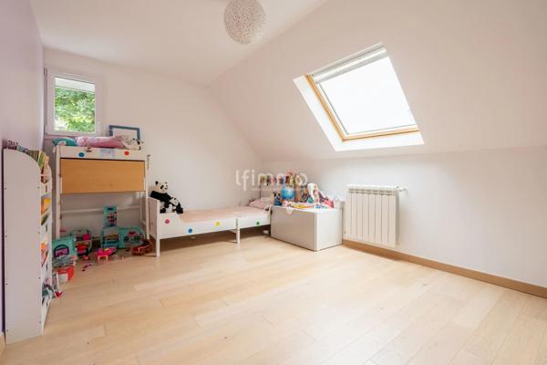 Le Raincy- Maison 200m2 + sous-sol total- 9P/5CH- Terrain 900m2