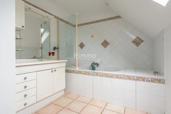 Le Raincy- Maison 200m2 + sous-sol total- 9P/5CH- Terrain 900m2