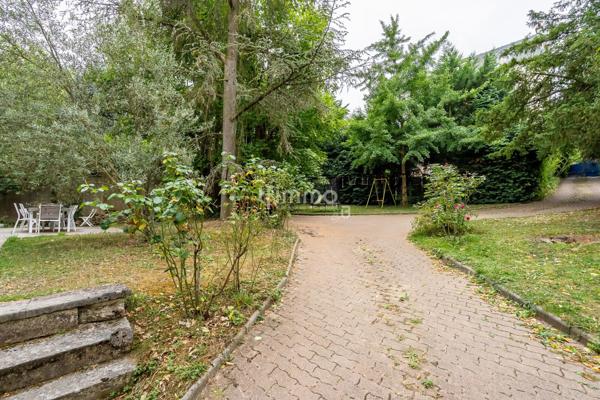 Le Raincy- Maison 200m2 + sous-sol total- 9P/5CH- Terrain 900m2