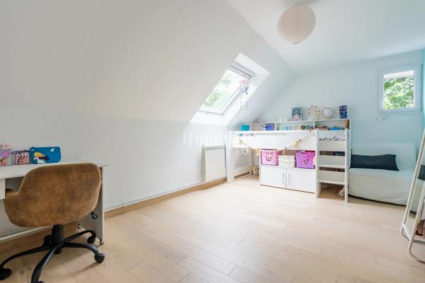 Le Raincy- Maison 200m2 + sous-sol total- 9P/5CH- Terrain 900m2