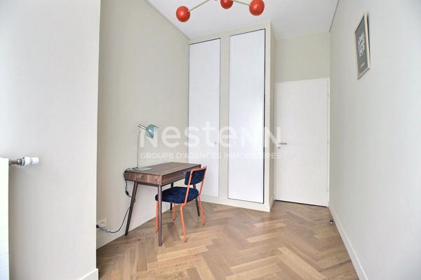 Appartement  récent Meublé à Courbevoie 3 pièces 55.44 m2  calme + Terrasse + Parking