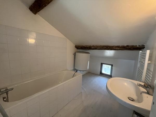 Maison à vendre 86 336 € Ruffec 3 p 91 m² DPE D