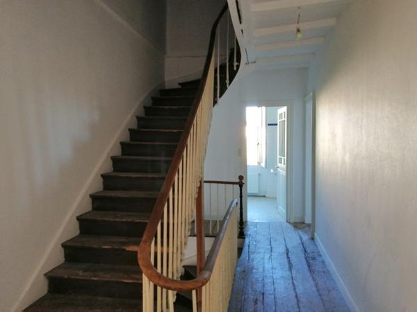 Maison de Maître trois appartements et dépendances