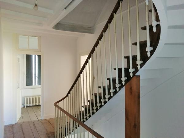 Maison de Maître trois appartements et dépendances
