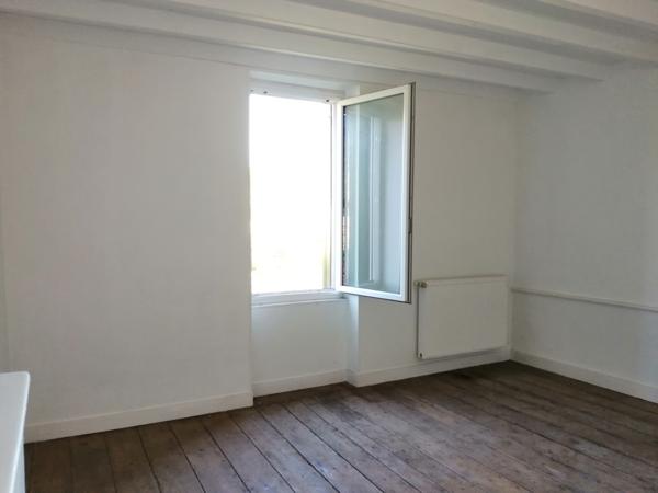 Maison de Maître trois appartements et dépendances