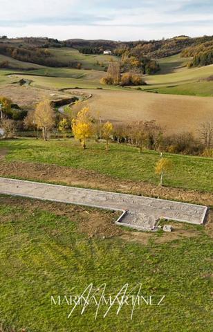 Terrain plat et arboré avec vue dégagée