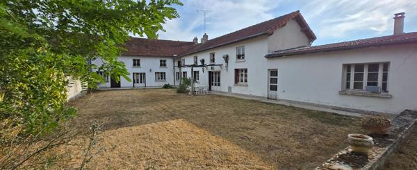 Maison familiale 240 m² - 4 chambres -Terrain 1 320 m² - Proche N4