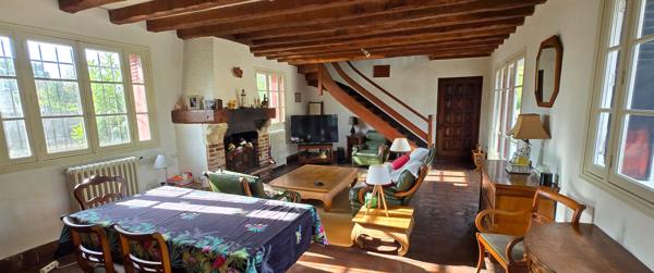 Maison familiale 240 m² - 4 chambres -Terrain 1 320 m² - Proche N4