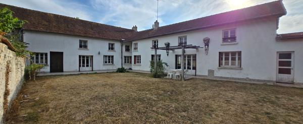 Maison familiale 240 m² - 4 chambres -Terrain 1 320 m² - Proche N4