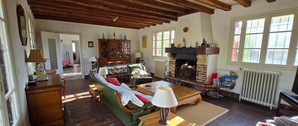 Maison familiale 240 m² - 4 chambres -Terrain 1 320 m² - Proche N4