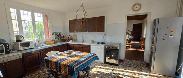 Maison familiale 240 m² - 4 chambres -Terrain 1 320 m² - Proche N4