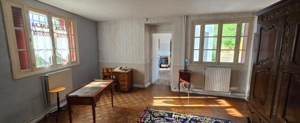 Maison familiale 240 m² - 4 chambres -Terrain 1 320 m² - Proche N4