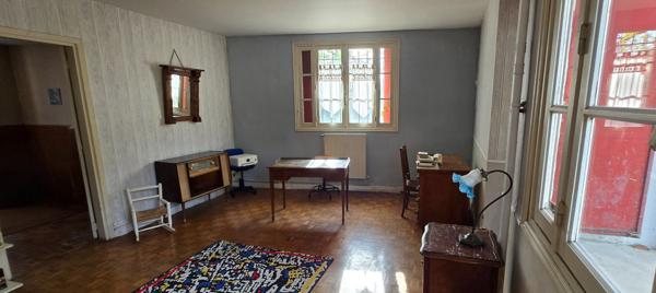 Maison familiale 240 m² - 4 chambres -Terrain 1 320 m² - Proche N4