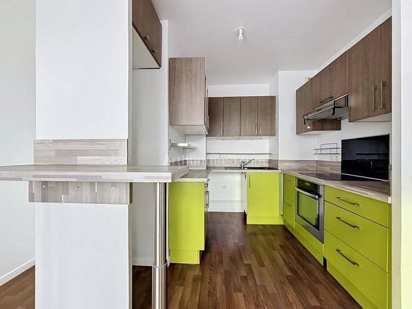 Vente                                                      Appartement
                        
                     3 pièces                      53 m2                     à Limeil-Brévannes