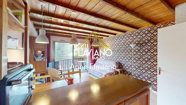 Barcelonnette (04400) Duplex meublé orienté sud – 2e étageDUPLEX MEUBLÉ ORIENTÉ SUD- 2ème ÉTAGE