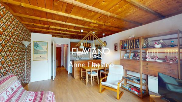 Barcelonnette (04400) Duplex meublé orienté sud – 2e étageDUPLEX MEUBLÉ ORIENTÉ SUD- 2ème ÉTAGE