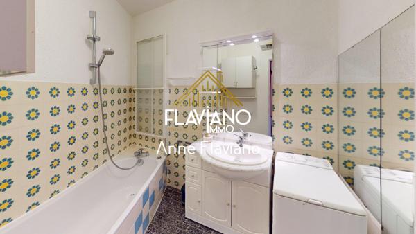 Barcelonnette (04400) Duplex meublé orienté sud – 2e étageDUPLEX MEUBLÉ ORIENTÉ SUD- 2ème ÉTAGE