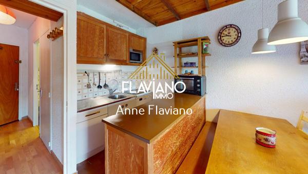 Barcelonnette (04400) Duplex meublé orienté sud – 2e étageDUPLEX MEUBLÉ ORIENTÉ SUD- 2ème ÉTAGE