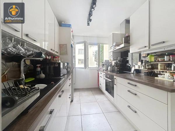Vente                                                      Appartement
                        
                     3 pièces                      67 m2                     à Boissy-Saint-Léger