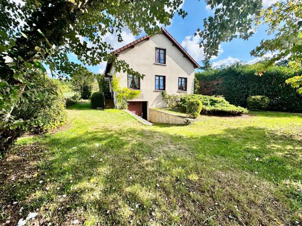 Maison de type F5 avec trois chambres  et sous-sol total