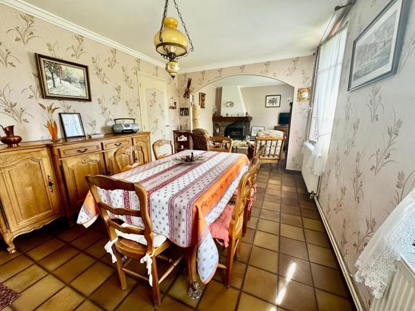 Maison de type F5 avec trois chambres  et sous-sol total