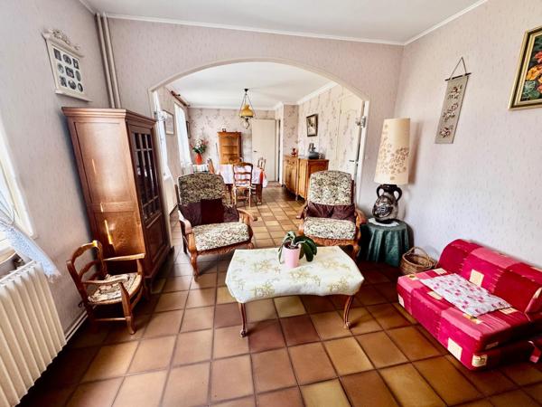 Maison de type F5 avec trois chambres  et sous-sol total