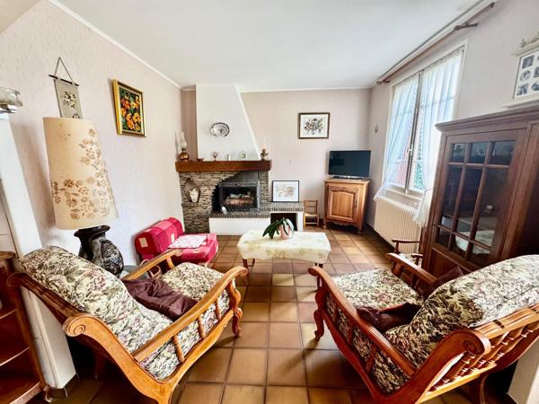 Maison de type F5 avec trois chambres  et sous-sol total