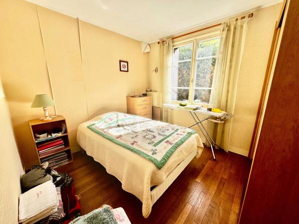 Maison de type F5 avec trois chambres  et sous-sol total