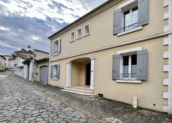 Charmante maison d'architecte offrant 3 chambres et un confort de vie optimal!
