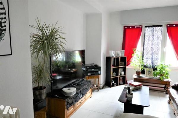 Appartement de standing de type F4 avec balcon