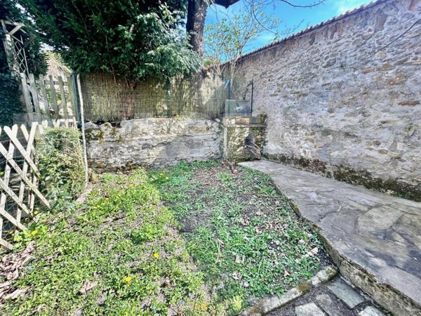 Rambouillet, Duplex T3 avec jardin et atelier, face au parc du château à 5 min à pied des commerces