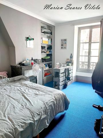 CHAUMES-EN-BRIE, Gros potentiel pour cette maison de ville à rénover sur plus de 160 m² habitables.